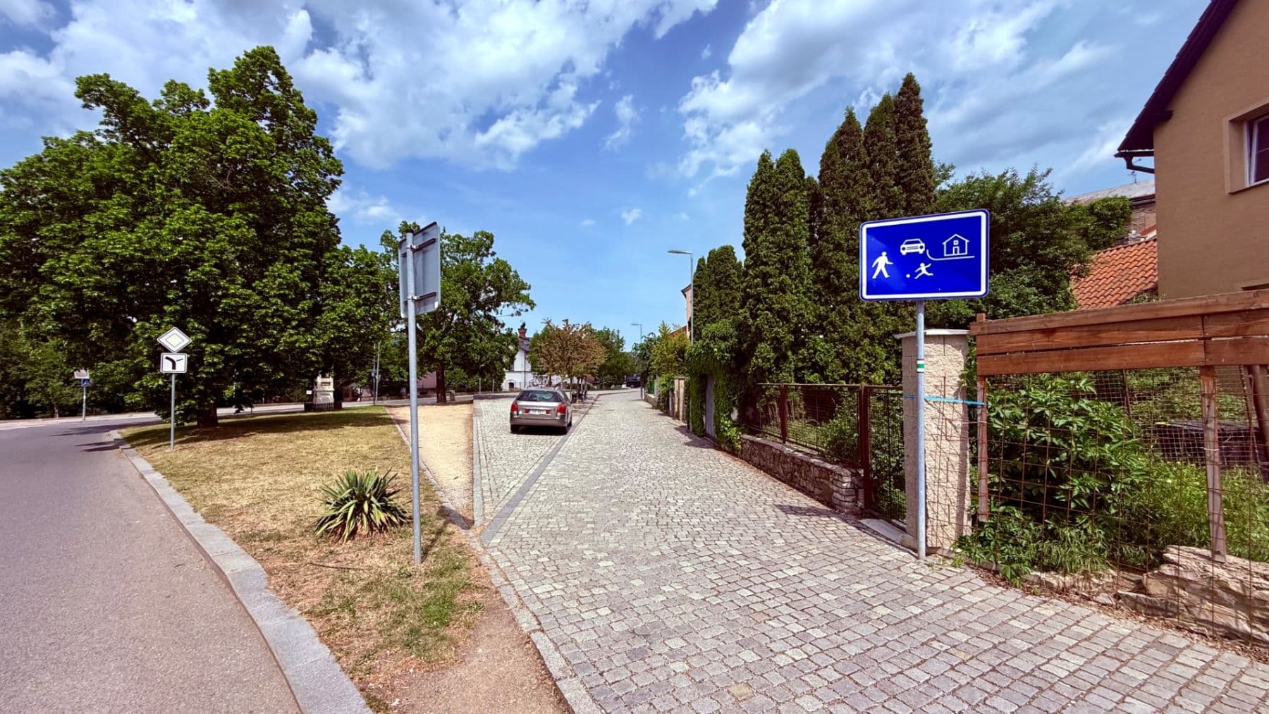 Pronájem bytu 1+kk 30 m², Palackého náměstí, Řevnice, Středočeský kraj Pronájem bytu 1+kk 30 m², Palackého náměstí, Řevnice, Středočeský kraj