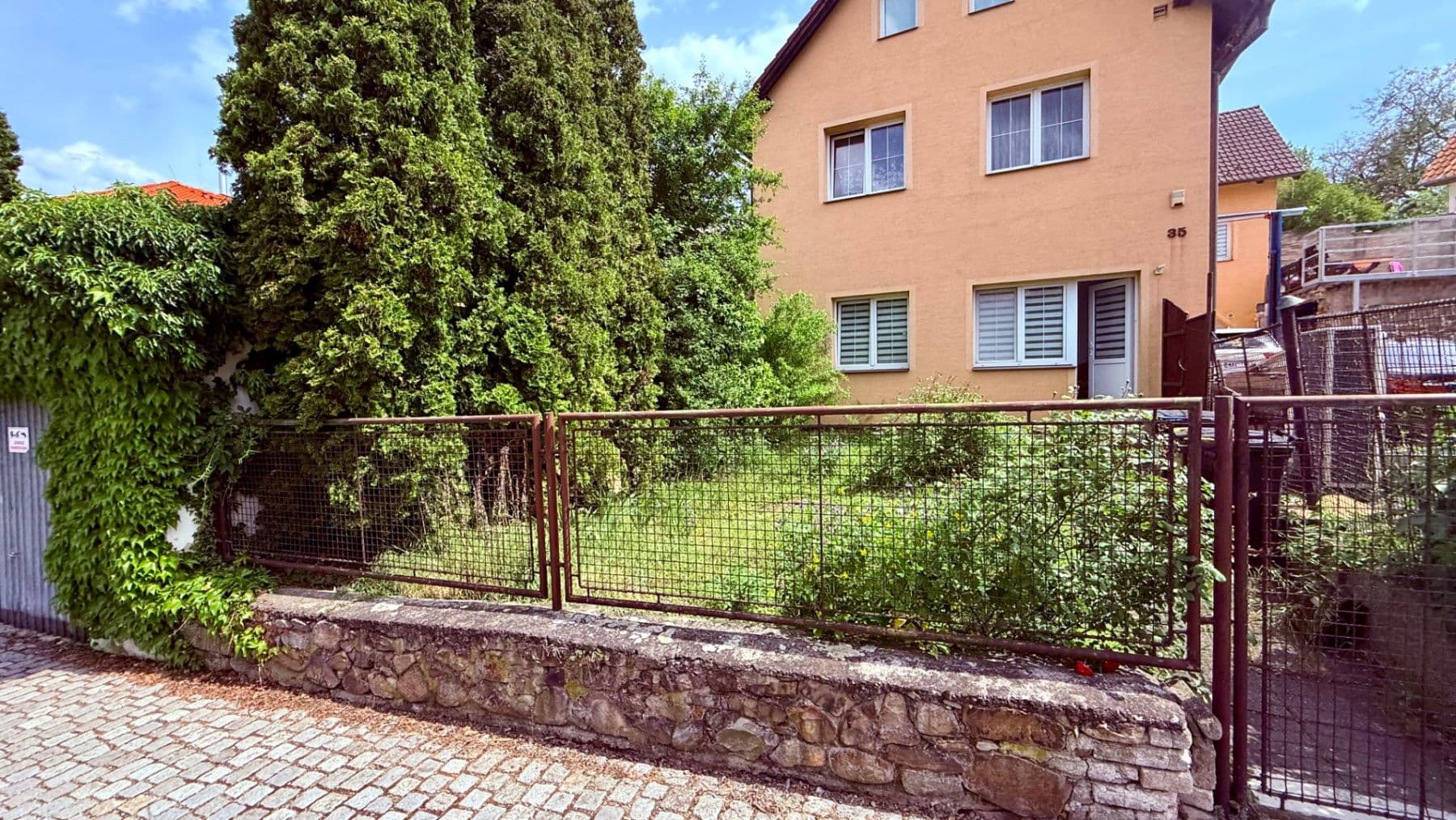 Pronájem bytu 1+kk 30 m², Palackého náměstí, Řevnice, Středočeský kraj Pronájem bytu 1+kk 30 m², Palackého náměstí, Řevnice, Středočeský kraj