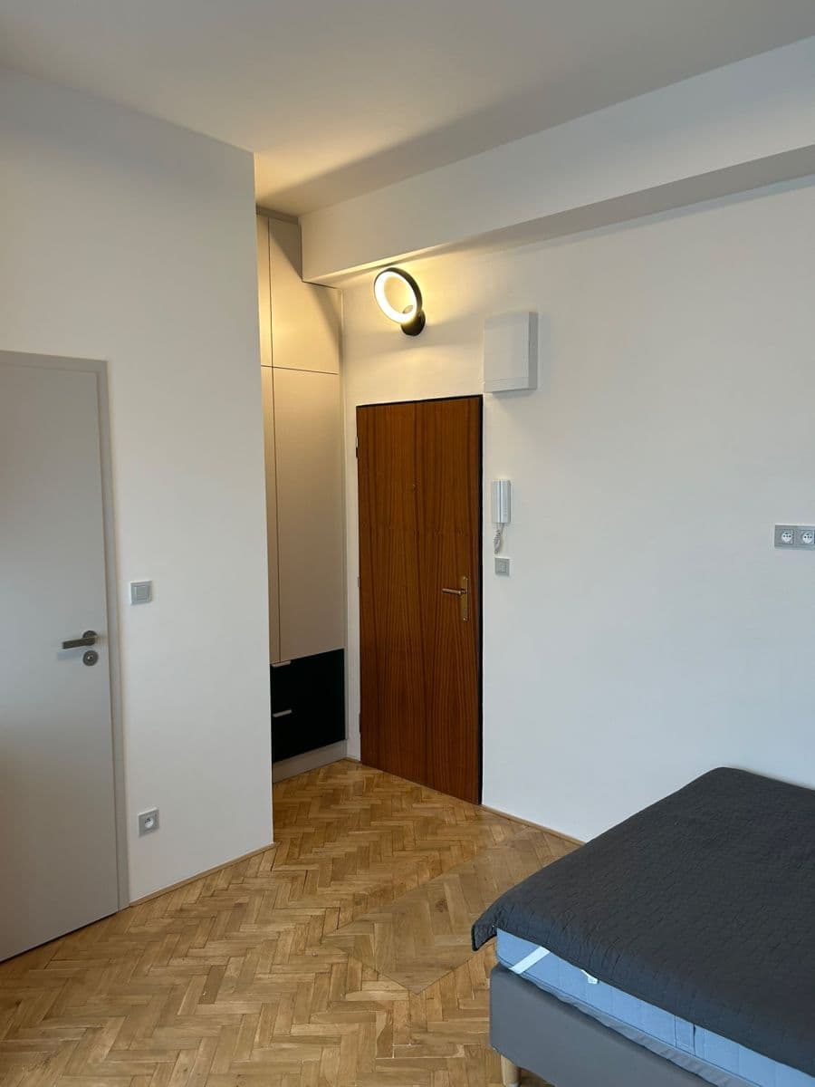 Pronájem bytu 1+kk 18 m², Na Šťáhlavce, Praha, Praha Pronájem bytu 1+kk 18 m², Na Šťáhlavce, Praha, Praha