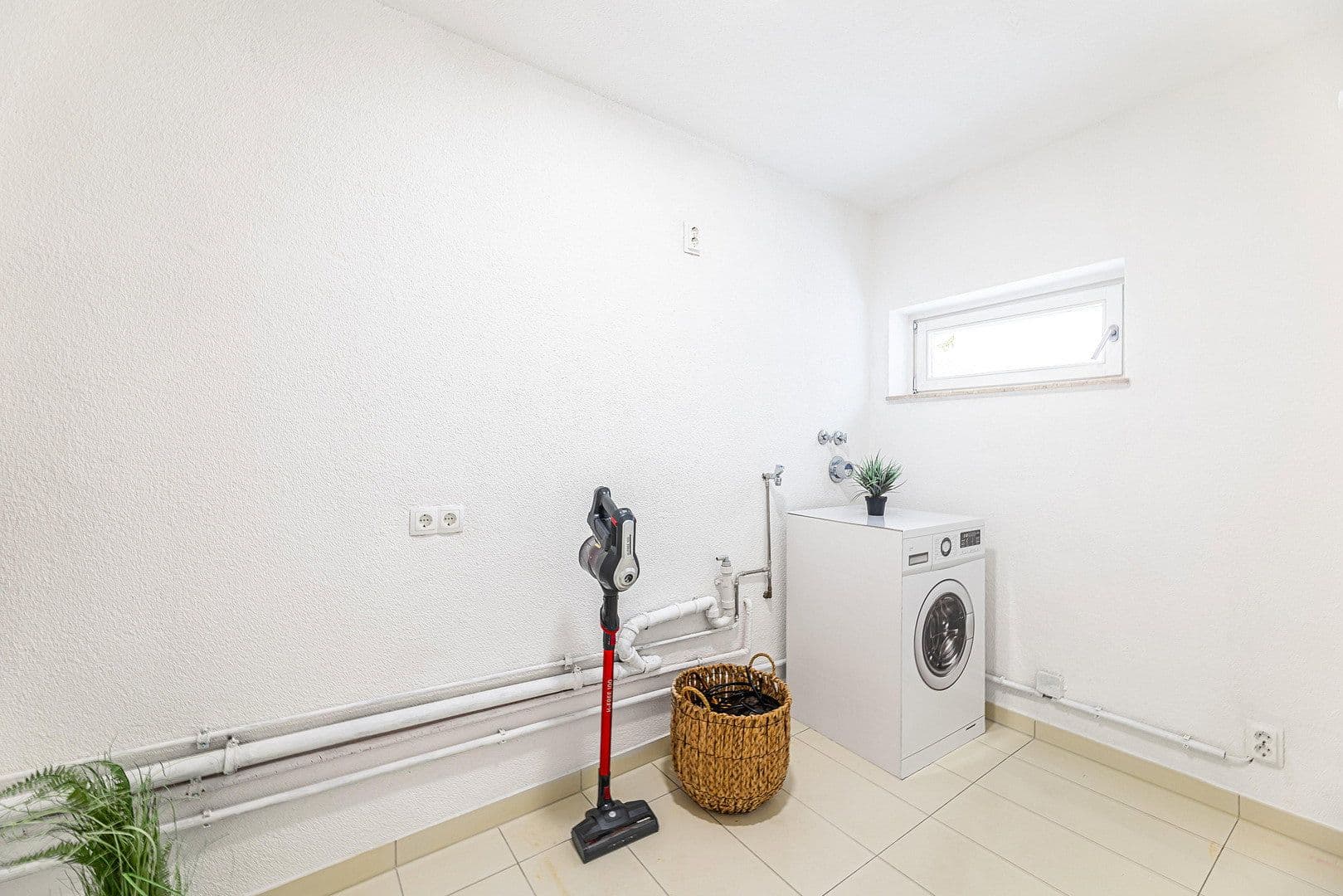 Prodej bytu 3+1 97 m², Allerseeweg 14, Höchberg, Bavorsko Prodej bytu 3+1 97 m², Allerseeweg 14, Höchberg, Bavorsko