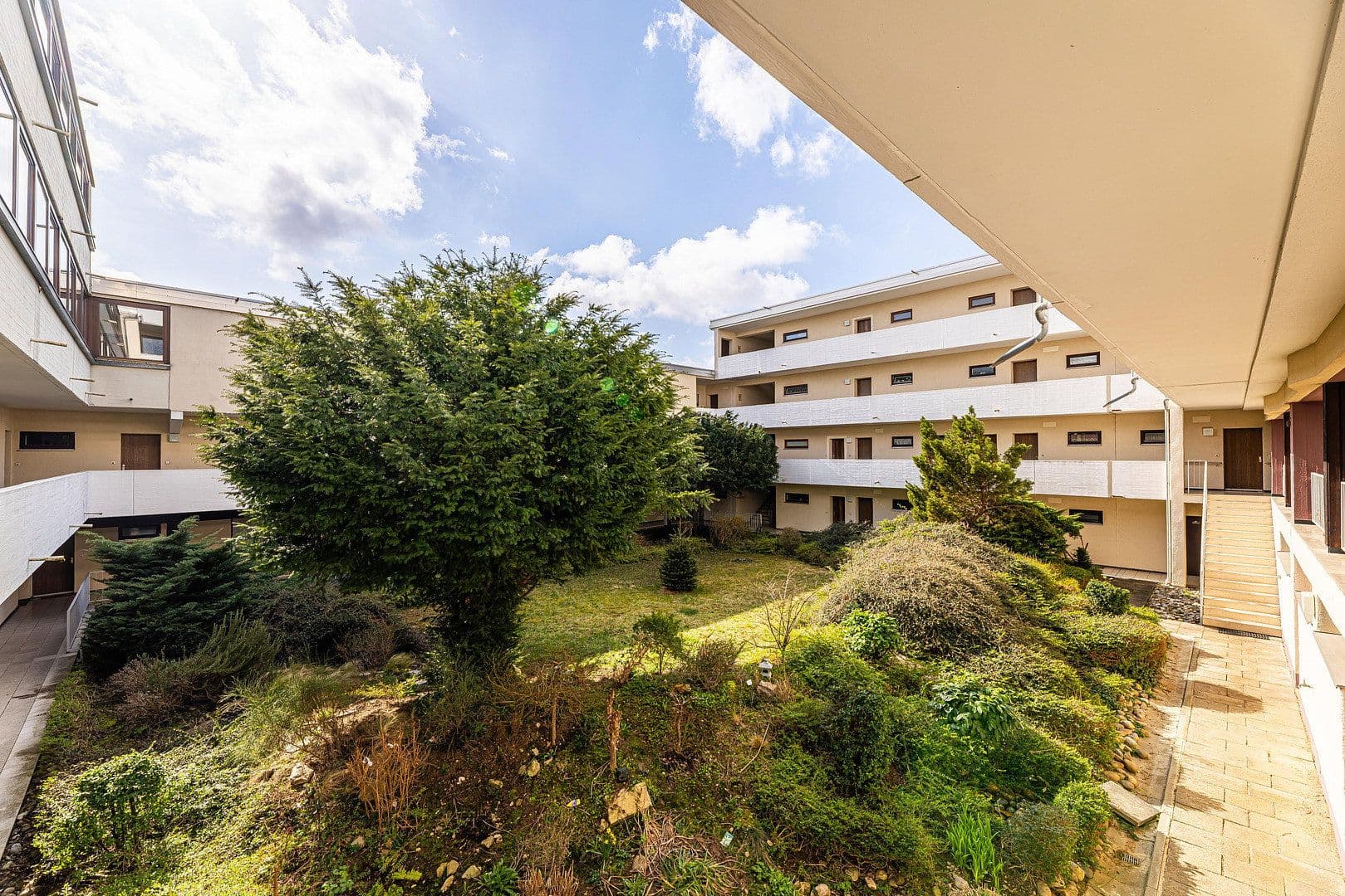 Prodej bytu 3+1 97 m², Allerseeweg 14, Höchberg, Bavorsko Prodej bytu 3+1 97 m², Allerseeweg 14, Höchberg, Bavorsko