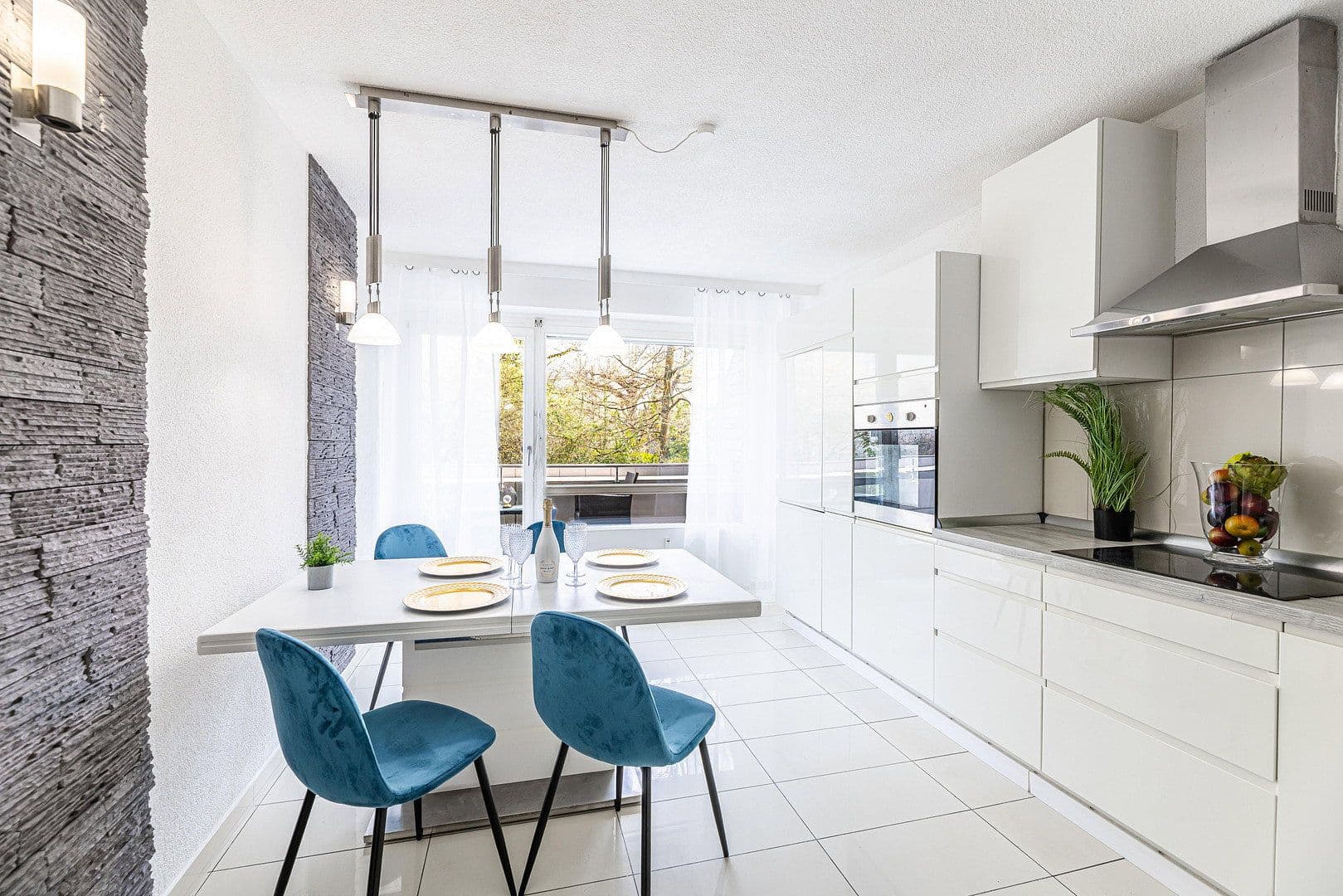 Prodej bytu 3+1 97 m², Allerseeweg 14, Höchberg, Bavorsko Prodej bytu 3+1 97 m², Allerseeweg 14, Höchberg, Bavorsko