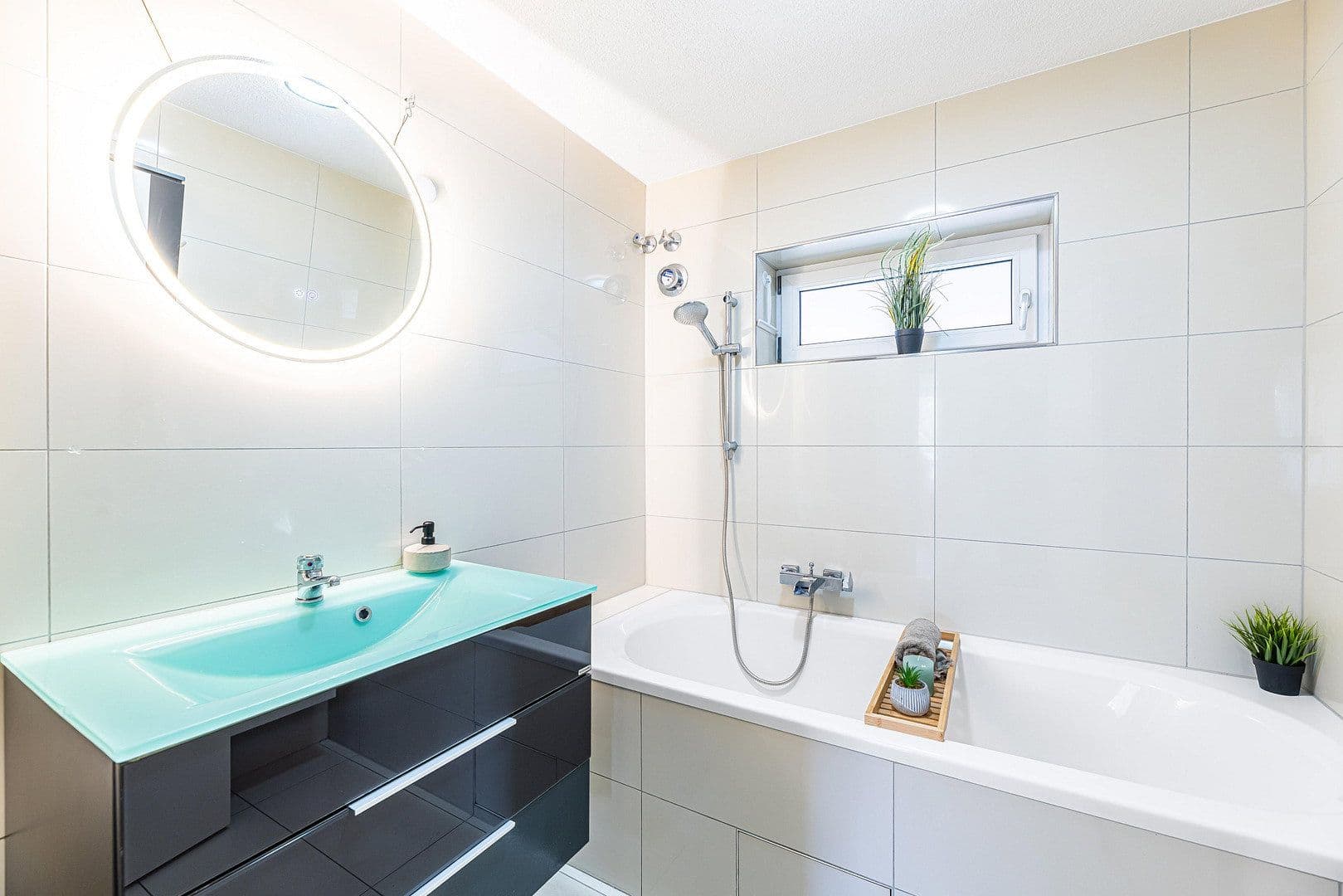 Prodej bytu 3+1 97 m², Allerseeweg 14, Höchberg, Bavorsko Prodej bytu 3+1 97 m², Allerseeweg 14, Höchberg, Bavorsko