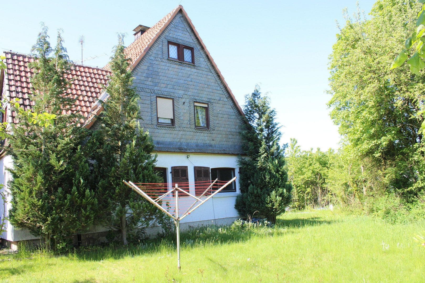 Prodej domu 166 m², pozemek 691 m², Medebach, Severní Porýní-Vestfálsko Prodej domu 166 m², pozemek 691 m², Medebach, Severní Porýní-Vestfálsko