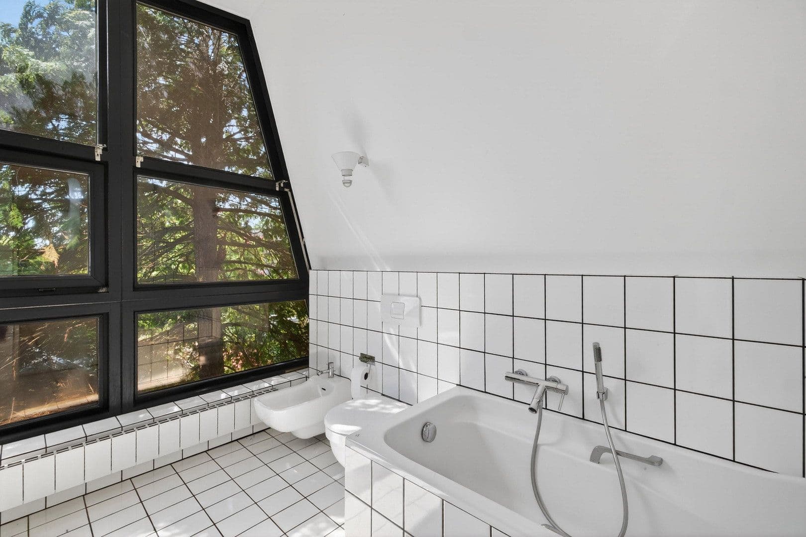 Prodej domu 377 m², pozemek 704 m², Tirgrathsfeldweg 7, Moers, Severní Porýní-Vestfálsko Prodej domu 377 m², pozemek 704 m², Tirgrathsfeldweg 7, Moers, Severní Porýní-Vestfálsko