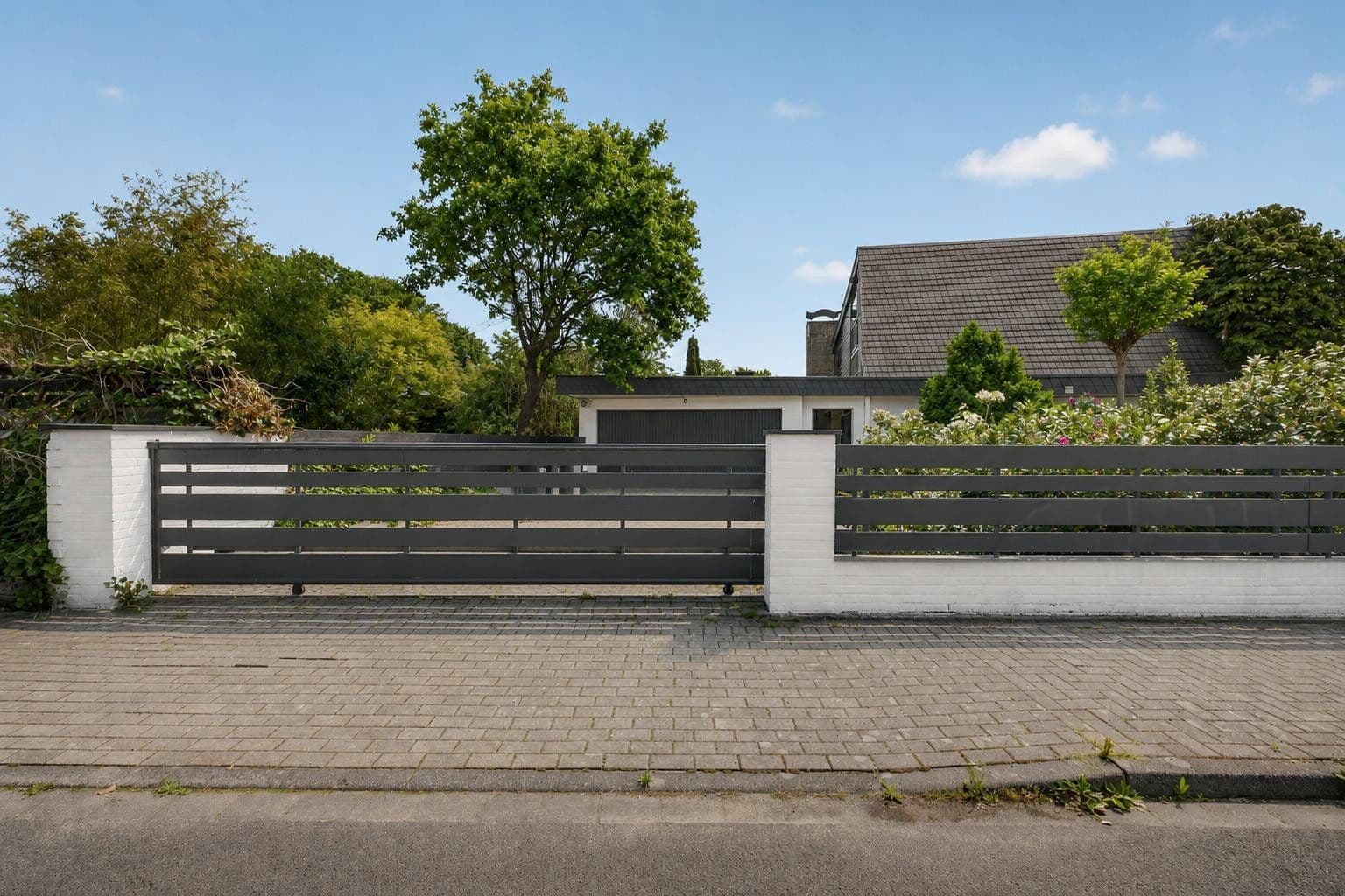 Prodej domu 377 m², pozemek 704 m², Tirgrathsfeldweg 7, Moers, Severní Porýní-Vestfálsko Prodej domu 377 m², pozemek 704 m², Tirgrathsfeldweg 7, Moers, Severní Porýní-Vestfálsko