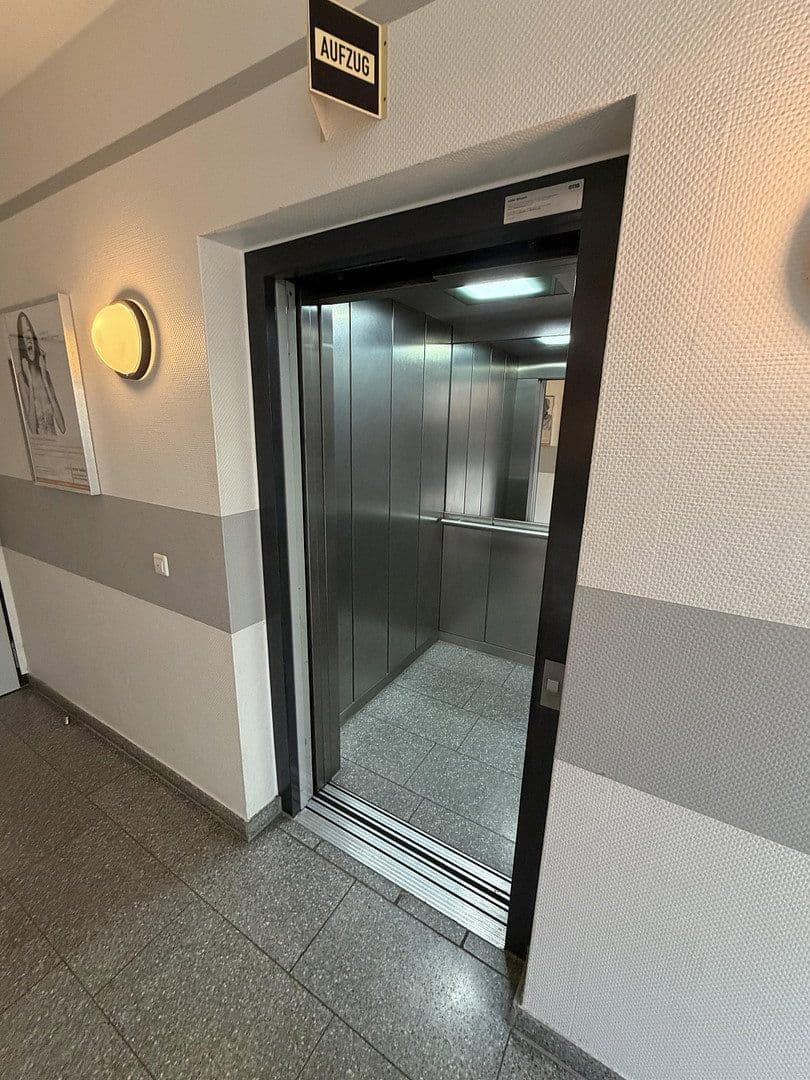 Prodej bytu 4+1 123 m², Oststraße 2, Wickede (Ruhr), Severní Porýní-Vestfálsko Prodej bytu 4+1 123 m², Oststraße 2, Wickede (Ruhr), Severní Porýní-Vestfálsko