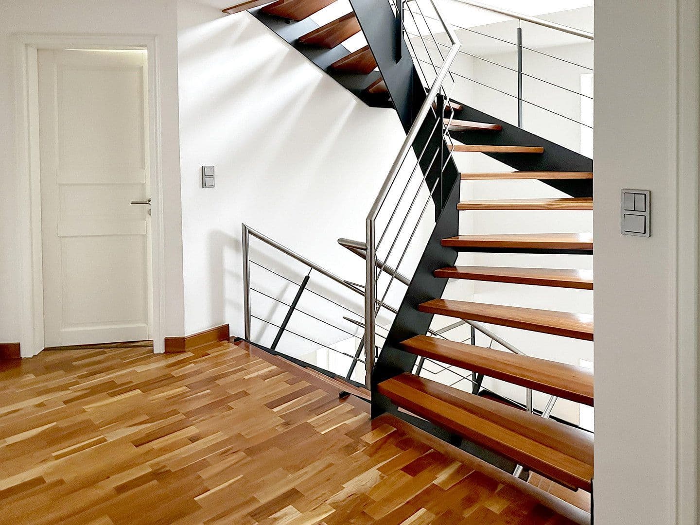 Prodej domu 210 m², pozemek 425 m², Pinneberg, Šlesvicko-Holštýnsko Prodej domu 210 m², pozemek 425 m², Pinneberg, Šlesvicko-Holštýnsko