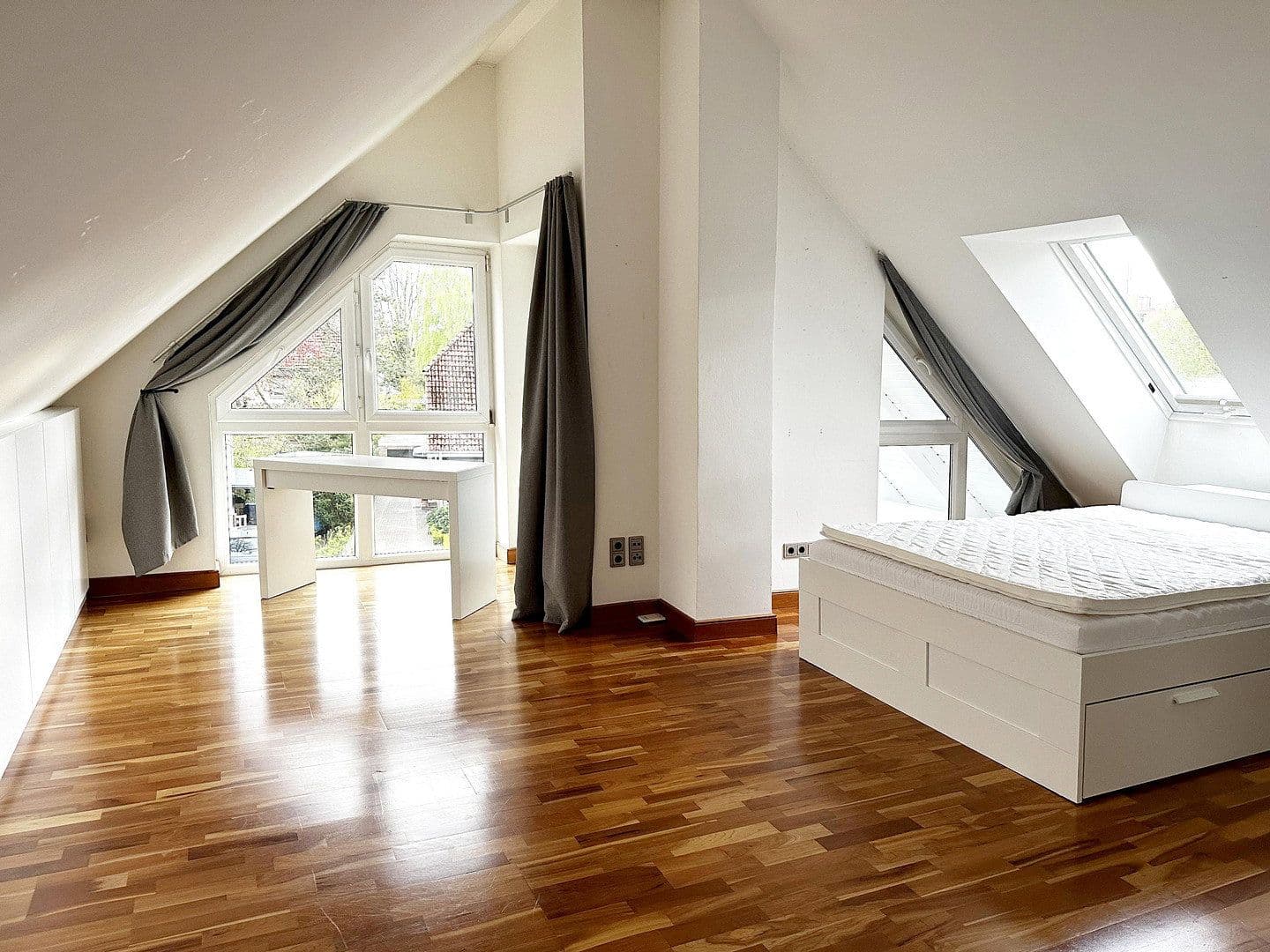 Prodej domu 210 m², pozemek 425 m², Pinneberg, Šlesvicko-Holštýnsko Prodej domu 210 m², pozemek 425 m², Pinneberg, Šlesvicko-Holštýnsko
