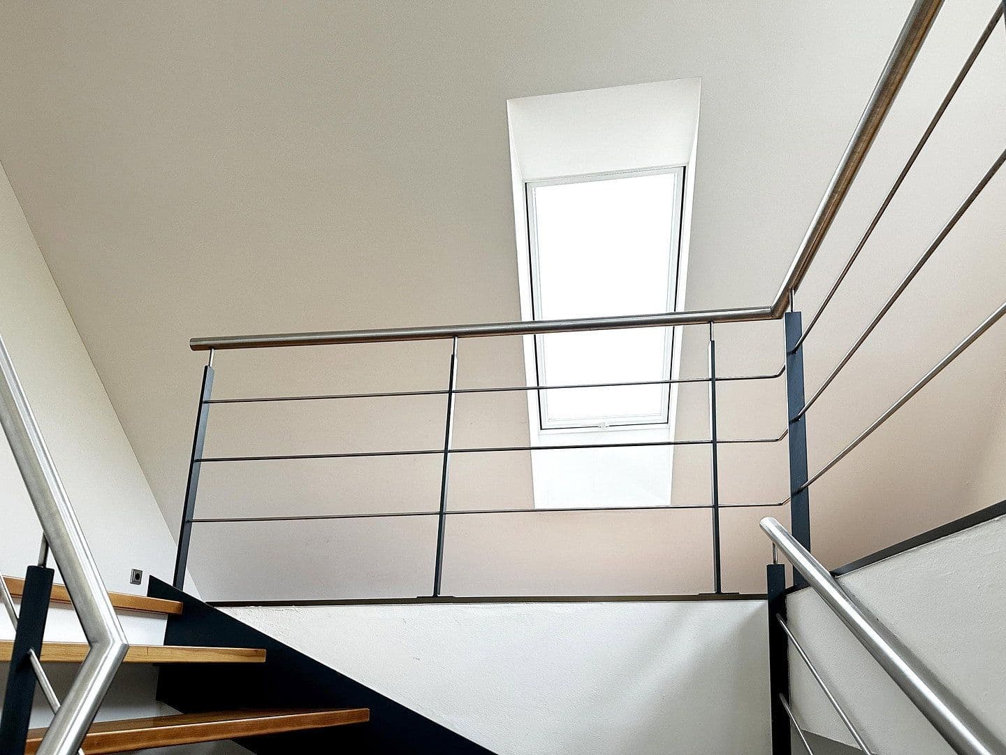 Prodej domu 210 m², pozemek 425 m², Pinneberg, Šlesvicko-Holštýnsko Prodej domu 210 m², pozemek 425 m², Pinneberg, Šlesvicko-Holštýnsko