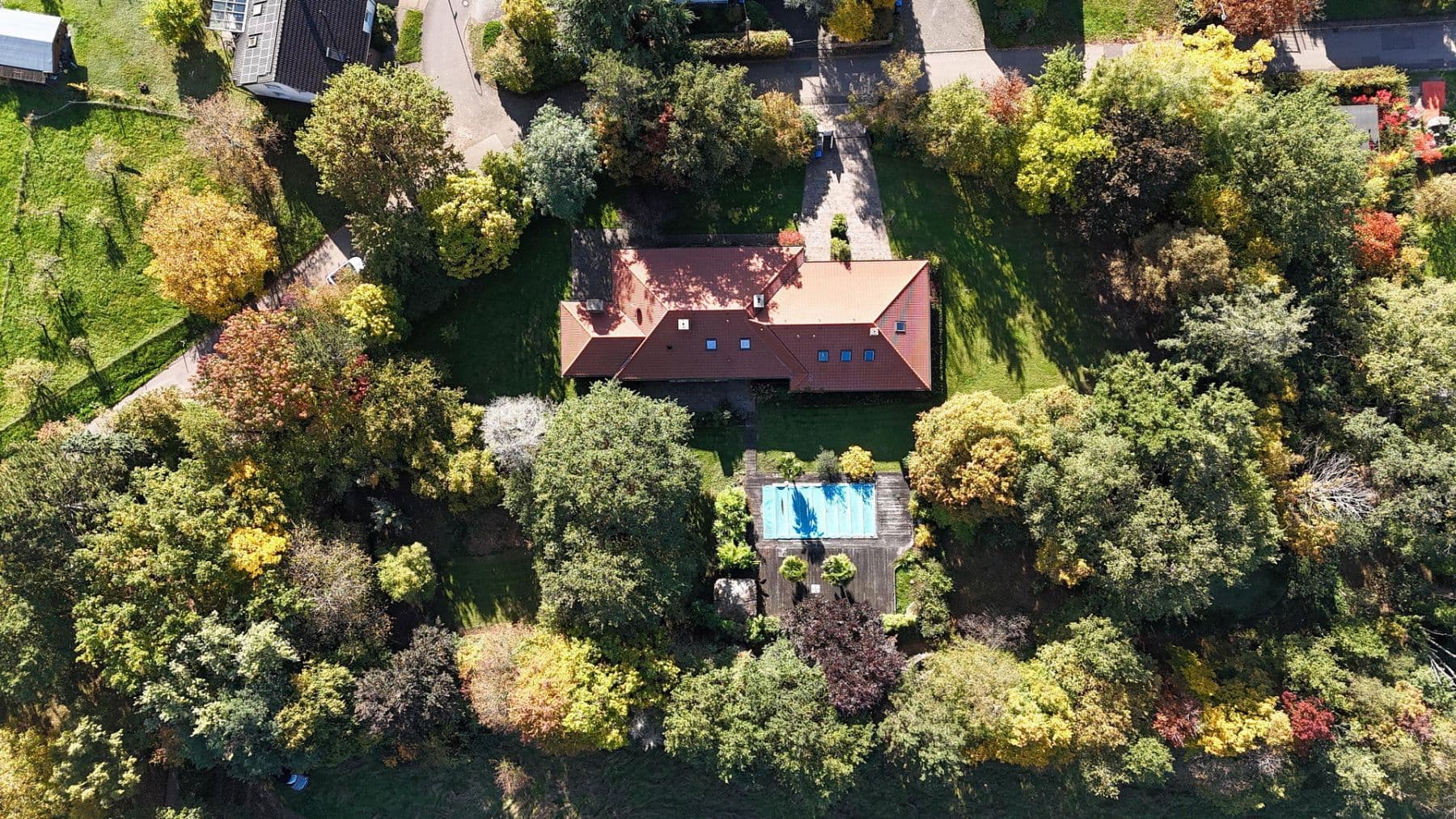Prodej domu 320 m², pozemek 11.000 m², Kanzem, Porýní-Falc Prodej domu 320 m², pozemek 11.000 m², Kanzem, Porýní-Falc