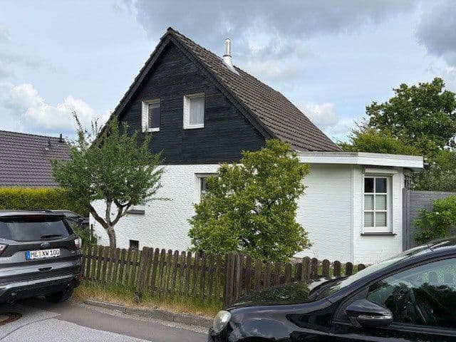 Prodej domu 112 m², pozemek 673 m², Mettmann, Severní Porýní-Vestfálsko Prodej domu 112 m², pozemek 673 m², Mettmann, Severní Porýní-Vestfálsko