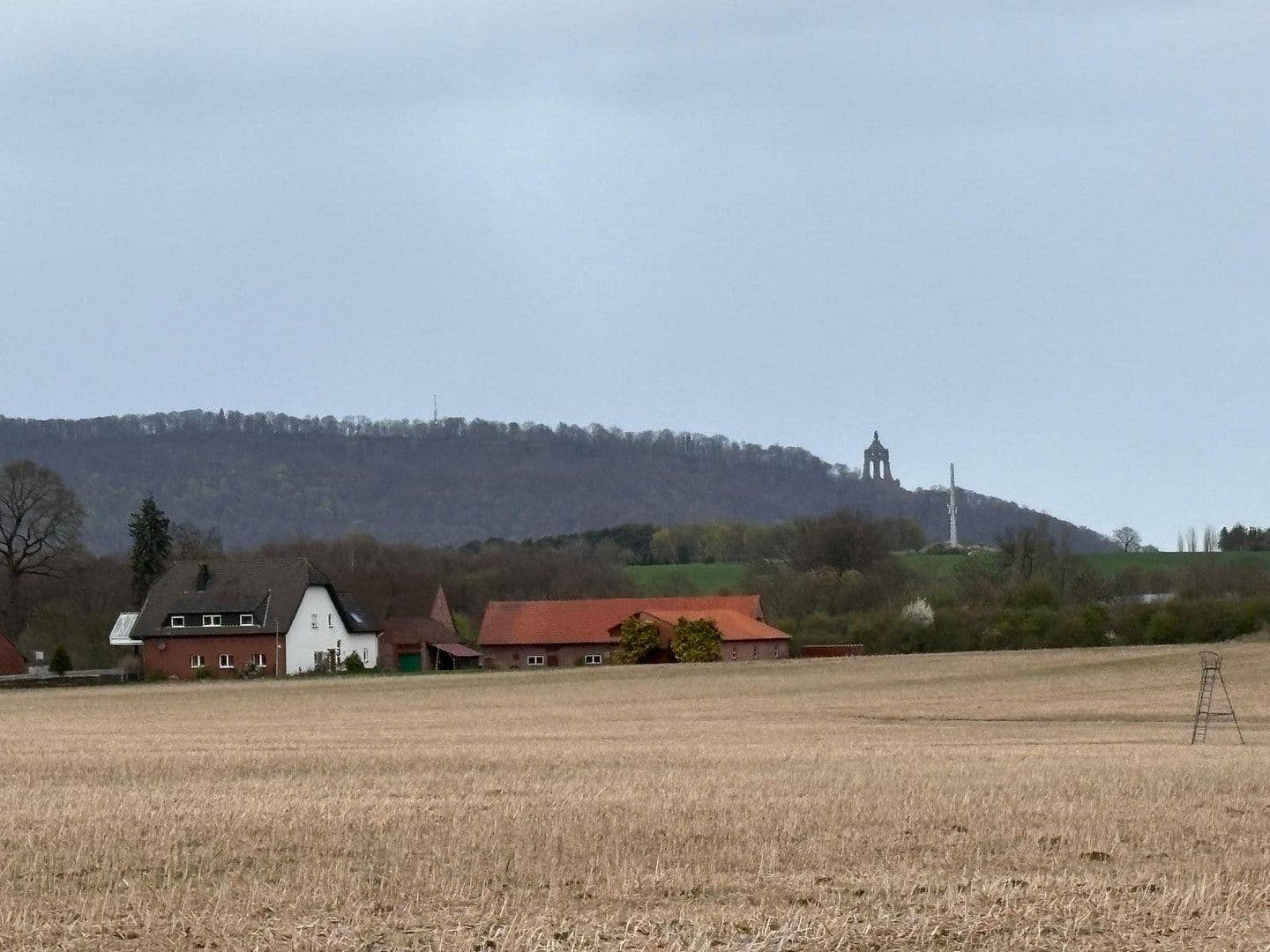 Prodej domu 300 m², pozemek 2.432 m², Möllberger Heide 105, Porta Westfalica, Severní Porýní-Vestfálsko Prodej domu 300 m², pozemek 2.432 m², Möllberger Heide 105, Porta Westfalica, Severní Porýní-Vestfálsko