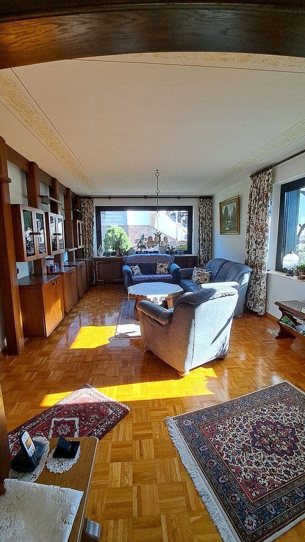Prodej domu 170 m², pozemek 1.317 m², Grabenstraße 6, Stolberg, Severní Porýní-Vestfálsko Prodej domu 170 m², pozemek 1.317 m², Grabenstraße 6, Stolberg, Severní Porýní-Vestfálsko