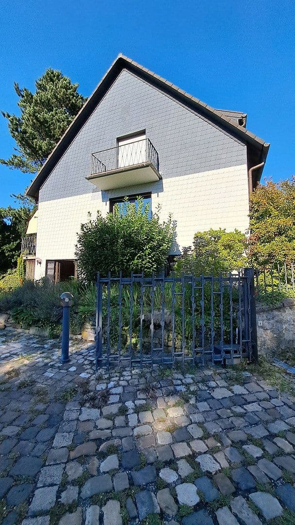 Prodej domu 170 m², pozemek 1.317 m², Grabenstraße 6, Stolberg, Severní Porýní-Vestfálsko Prodej domu 170 m², pozemek 1.317 m², Grabenstraße 6, Stolberg, Severní Porýní-Vestfálsko
