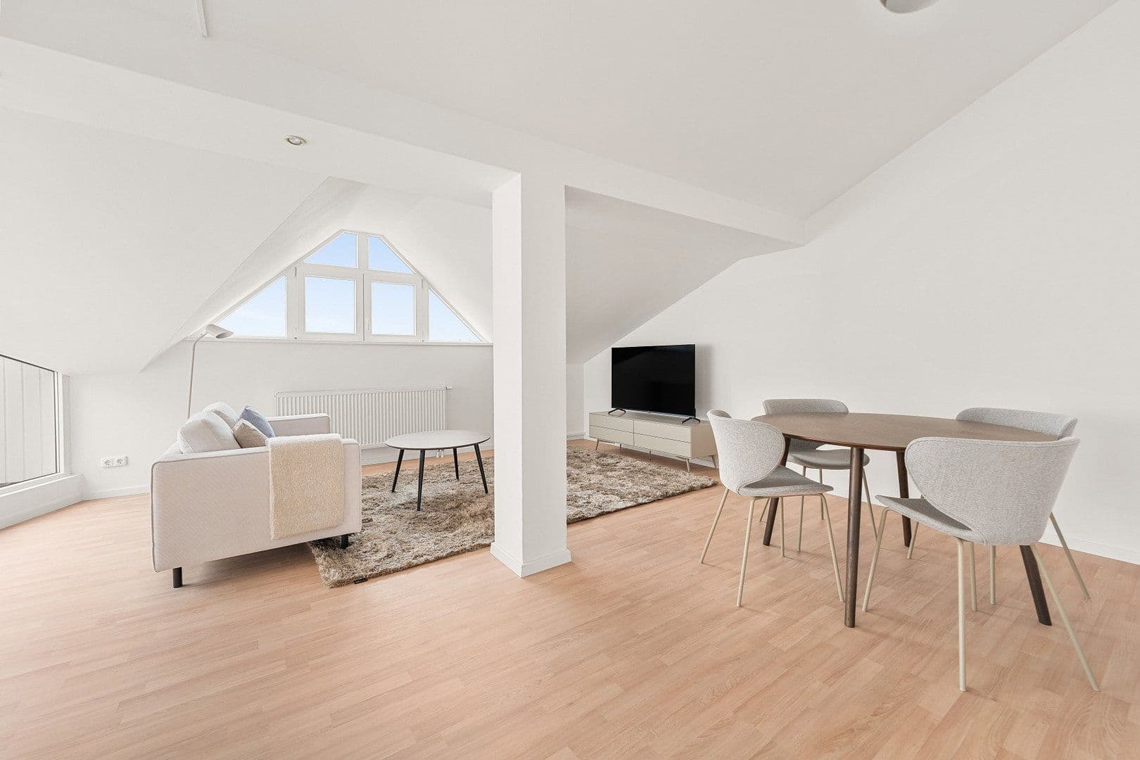 Prodej bytu 2+1 62 m², Bürgerstraße 26, Berlin, Berlín Prodej bytu 2+1 62 m², Bürgerstraße 26, Berlin, Berlín