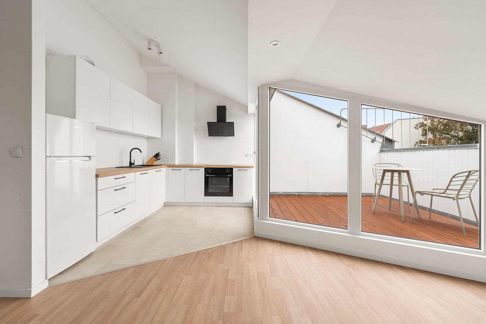 Prodej bytu 2+1 62 m², Bürgerstraße 26, Berlin, Berlín Prodej bytu 2+1 62 m², Bürgerstraße 26, Berlin, Berlín