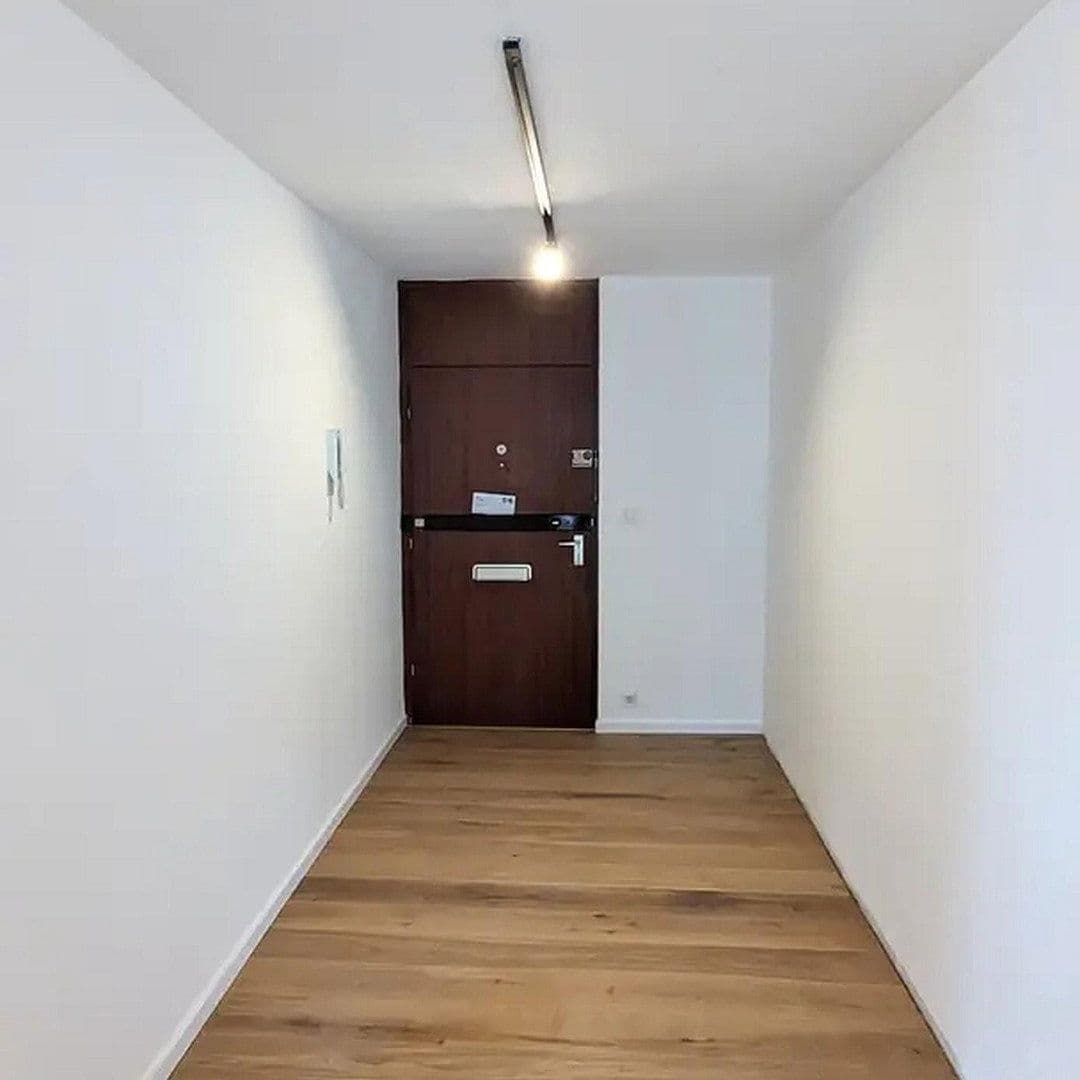 Pronájem bytu 3+1 95 m², Johann-Clanze-Straße 49, München, Bavorsko Pronájem bytu 3+1 95 m², Johann-Clanze-Straße 49, München, Bavorsko