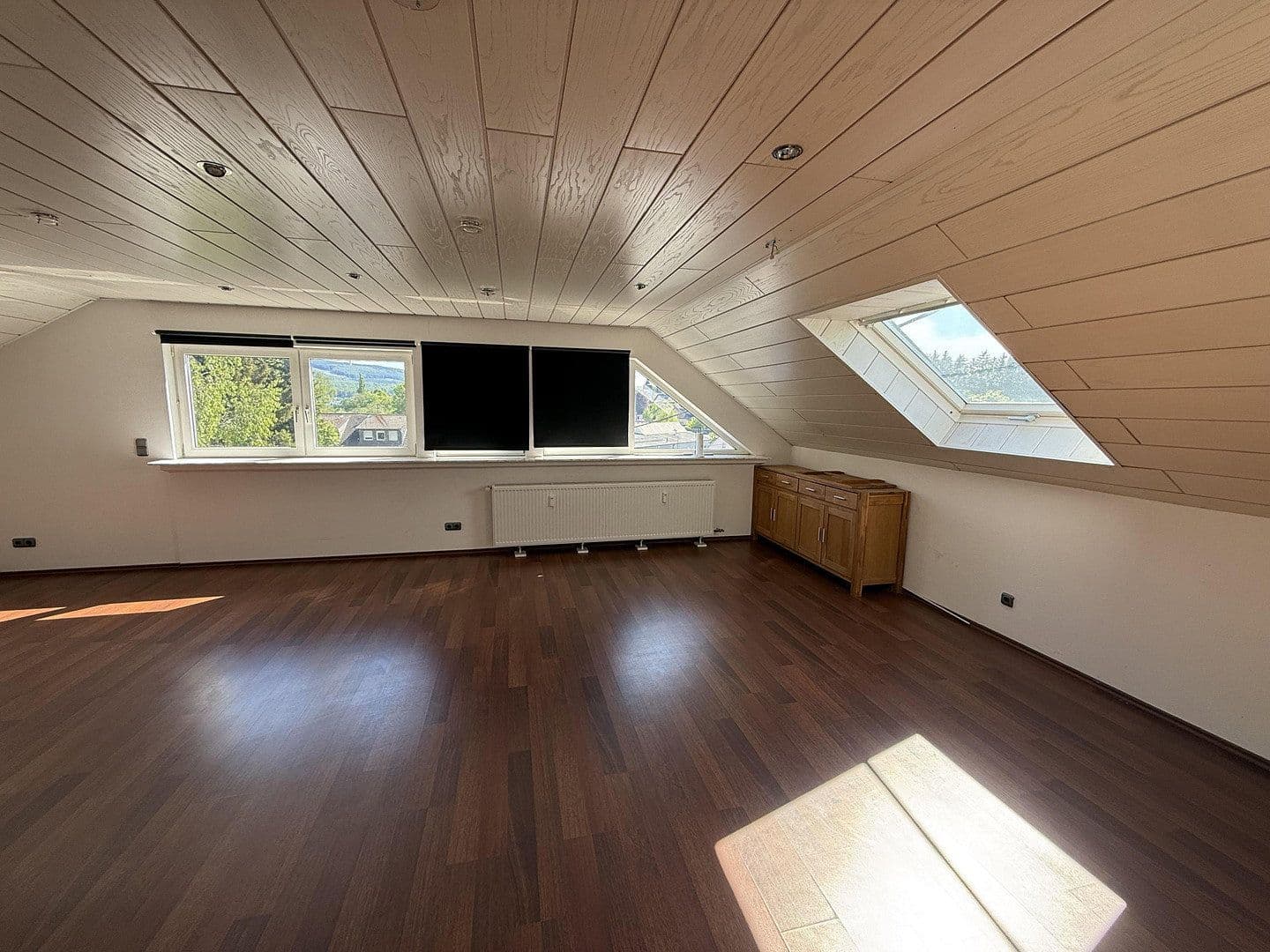 Pronájem bytu 3+1 85 m², Rheinböllen, Porýní-Falc Pronájem bytu 3+1 85 m², Rheinböllen, Porýní-Falc