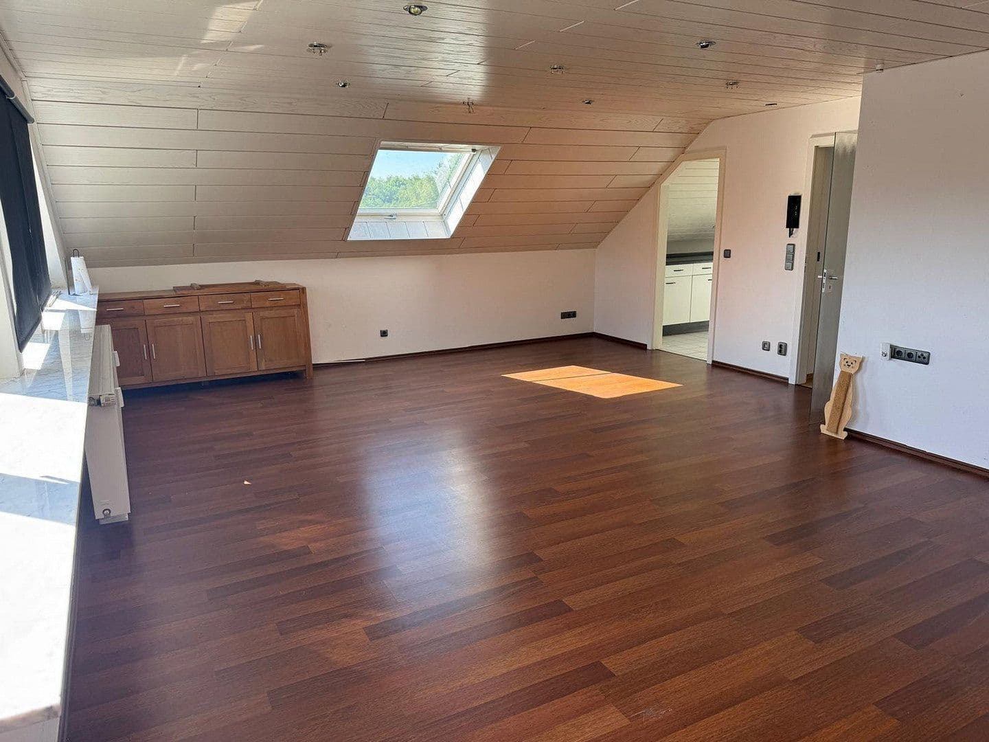 Pronájem bytu 3+1 85 m², Rheinböllen, Porýní-Falc Pronájem bytu 3+1 85 m², Rheinböllen, Porýní-Falc