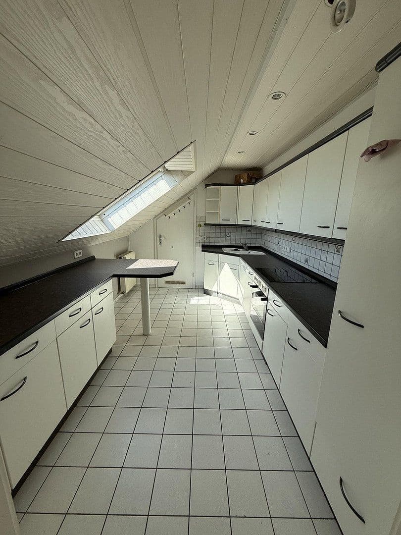 Pronájem bytu 3+1 85 m², Rheinböllen, Porýní-Falc Pronájem bytu 3+1 85 m², Rheinböllen, Porýní-Falc
