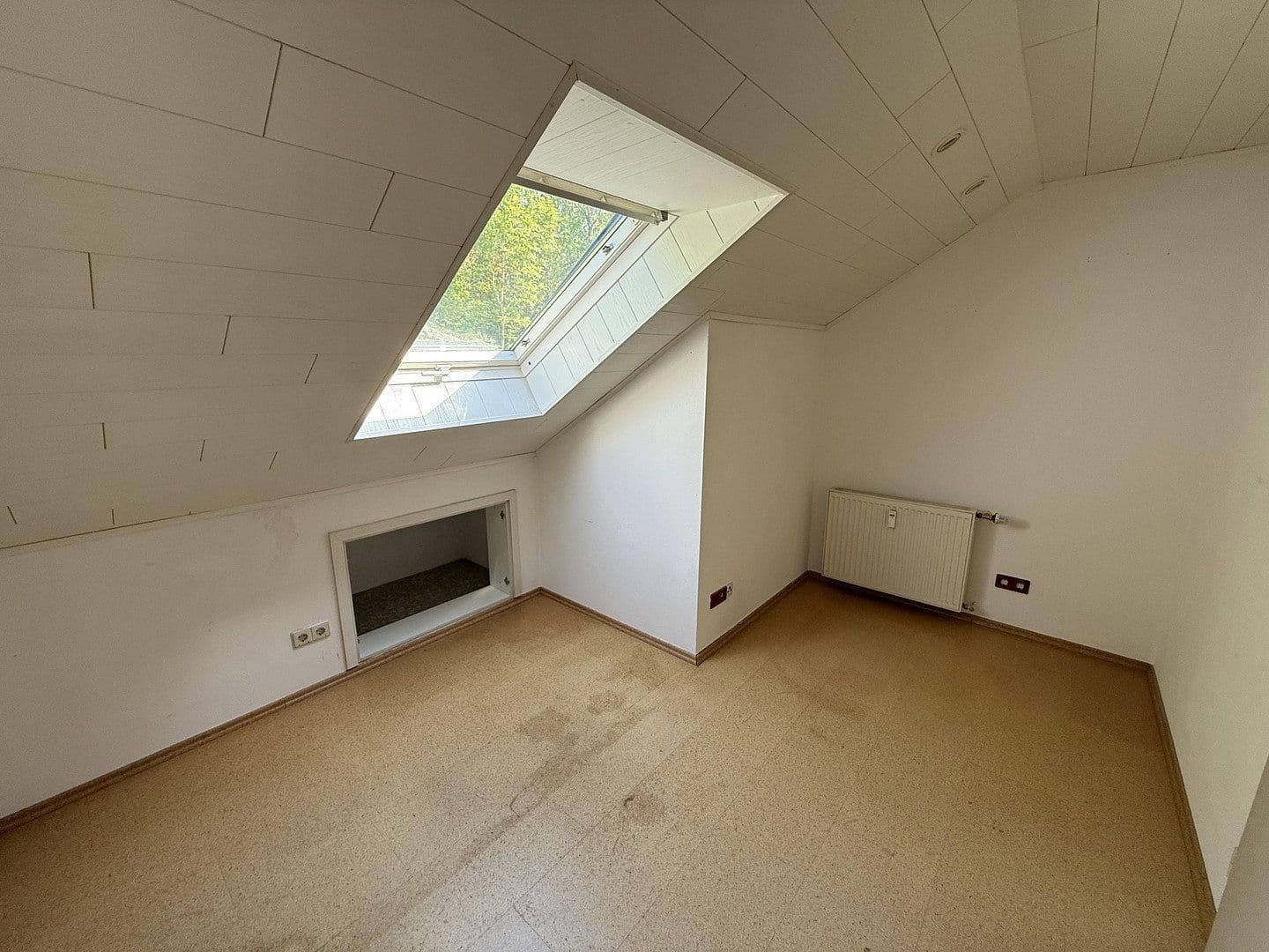 Pronájem bytu 3+1 85 m², Rheinböllen, Porýní-Falc Pronájem bytu 3+1 85 m², Rheinböllen, Porýní-Falc