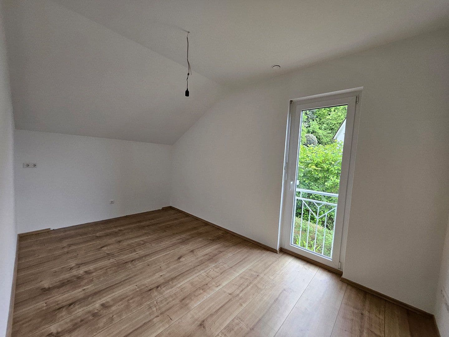 Prodej domu 210 m², pozemek 500 m², Bad Orb, Hessen Prodej domu 210 m², pozemek 500 m², Bad Orb, Hessen
