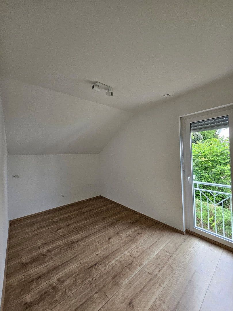 Prodej domu 210 m², pozemek 500 m², Bad Orb, Hessen Prodej domu 210 m², pozemek 500 m², Bad Orb, Hessen