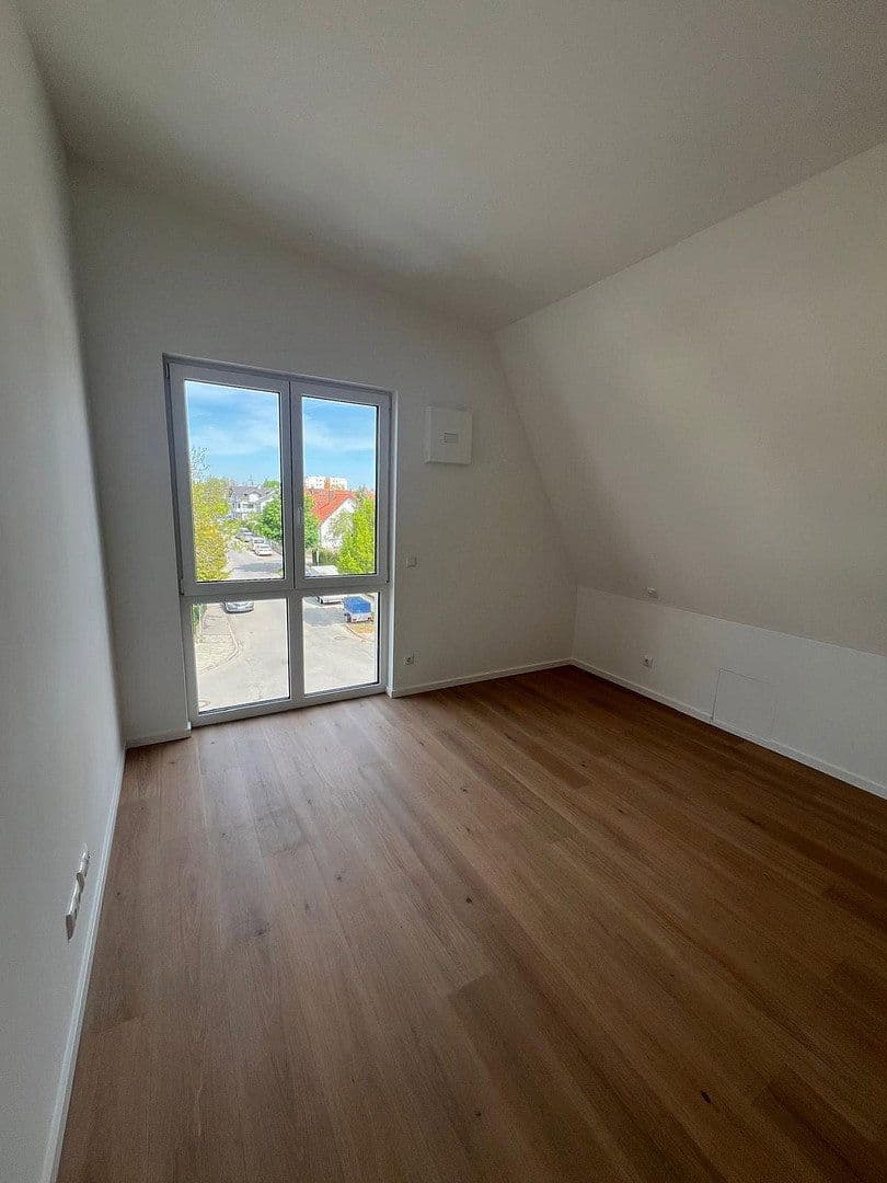 Pronájem bytu 3+1 94 m², Dorfstraße 11b, Germering, Bavorsko Pronájem bytu 3+1 94 m², Dorfstraße 11b, Germering, Bavorsko