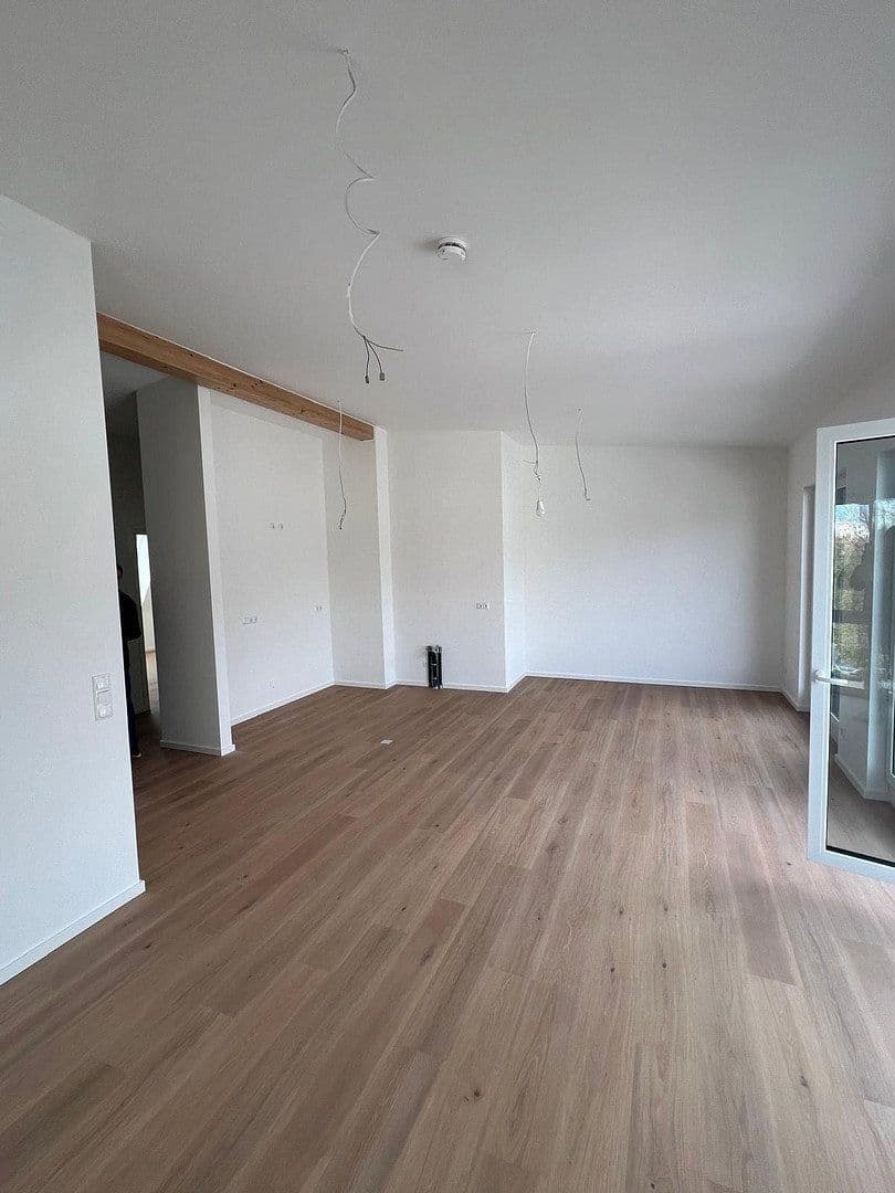 Pronájem bytu 3+1 94 m², Dorfstraße 11b, Germering, Bavorsko Pronájem bytu 3+1 94 m², Dorfstraße 11b, Germering, Bavorsko
