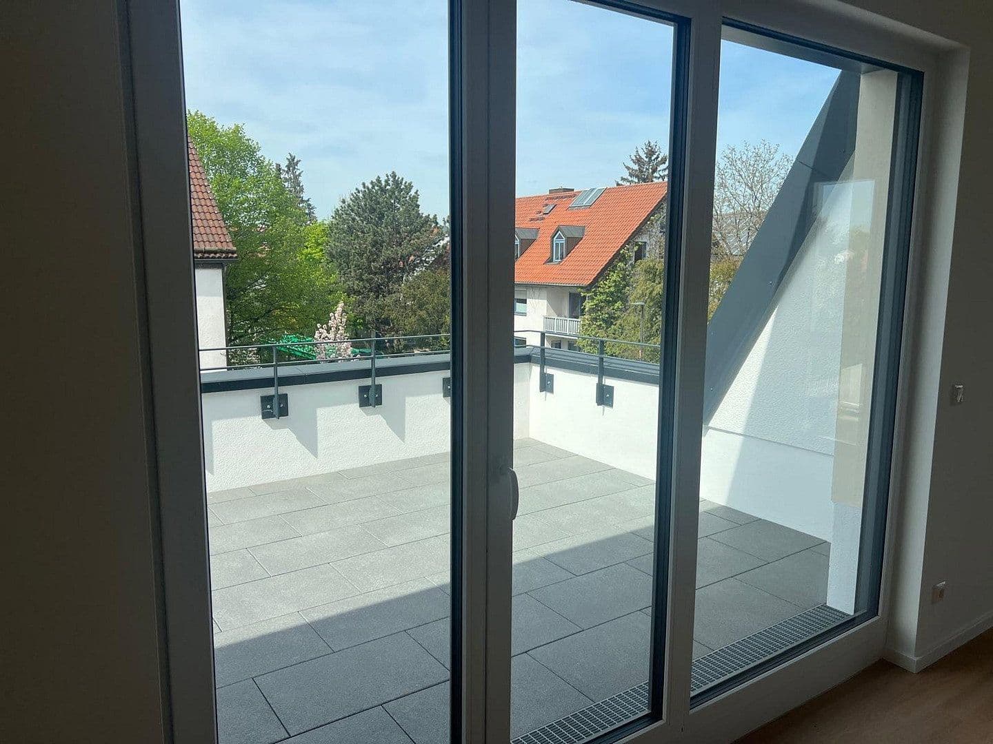 Pronájem bytu 3+1 94 m², Dorfstraße 11b, Germering, Bavorsko Pronájem bytu 3+1 94 m², Dorfstraße 11b, Germering, Bavorsko
