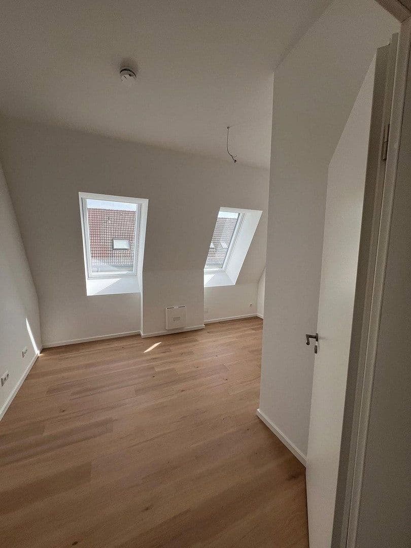 Pronájem bytu 3+1 94 m², Dorfstraße 11b, Germering, Bavorsko Pronájem bytu 3+1 94 m², Dorfstraße 11b, Germering, Bavorsko