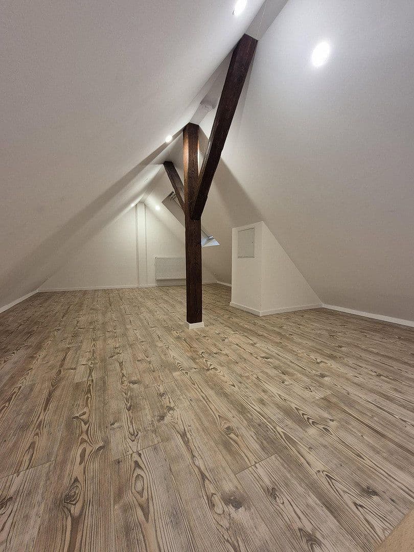 Pronájem bytu 3+1 65 m², Pforzheim, Bádensko-Württembersko Pronájem bytu 3+1 65 m², Pforzheim, Bádensko-Württembersko