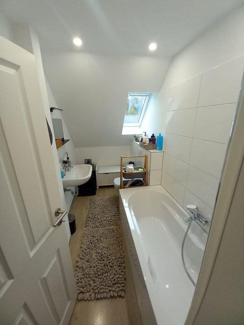 Pronájem bytu 3+1 65 m², Pforzheim, Bádensko-Württembersko Pronájem bytu 3+1 65 m², Pforzheim, Bádensko-Württembersko