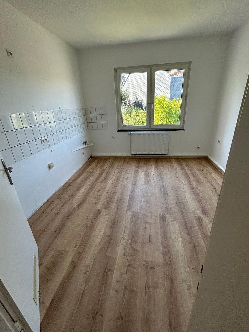 Pronájem bytu 3+kk 91 m², Gronaustraße 99, Wuppertal, Severní Porýní-Vestfálsko Pronájem bytu 3+kk 91 m², Gronaustraße 99, Wuppertal, Severní Porýní-Vestfálsko