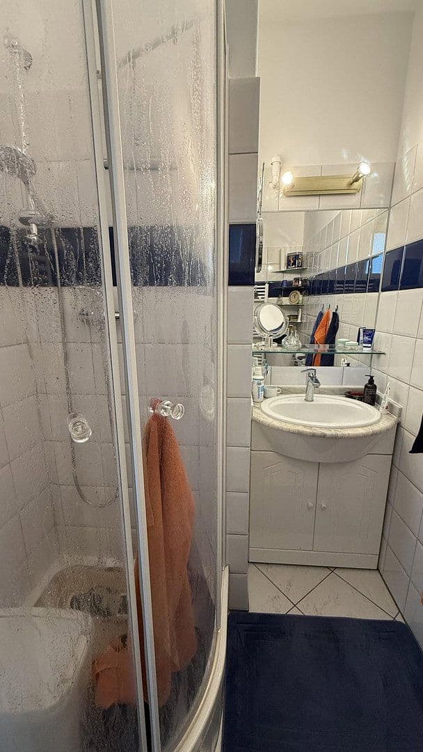 Prodej bytu 1+kk 40 m², Arno-Holz-Strasse, Berlin, Berlín Prodej bytu 1+kk 40 m², Arno-Holz-Strasse, Berlin, Berlín