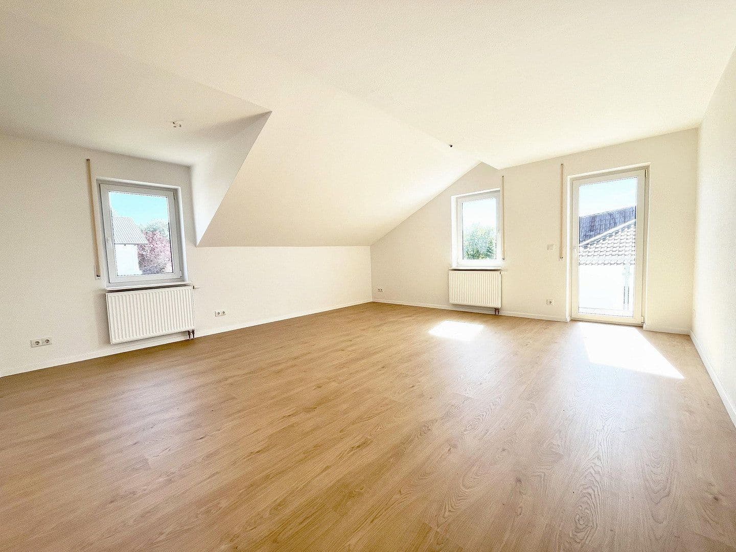 Pronájem bytu 3+kk 103 m², Pforzheim, Bádensko-Württembersko Pronájem bytu 3+kk 103 m², Pforzheim, Bádensko-Württembersko