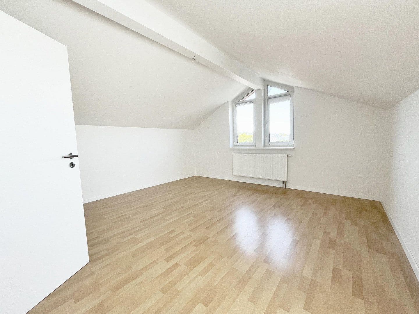Pronájem bytu 3+kk 103 m², Pforzheim, Bádensko-Württembersko Pronájem bytu 3+kk 103 m², Pforzheim, Bádensko-Württembersko
