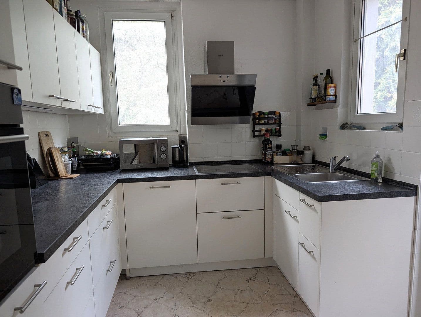 Prodej domu 183 m², pozemek 300 m², Plochingerstr. 137, Esslingen am Neckar, Bádensko-Württembersko Prodej domu 183 m², pozemek 300 m², Plochingerstr. 137, Esslingen am Neckar, Bádensko-Württembersko