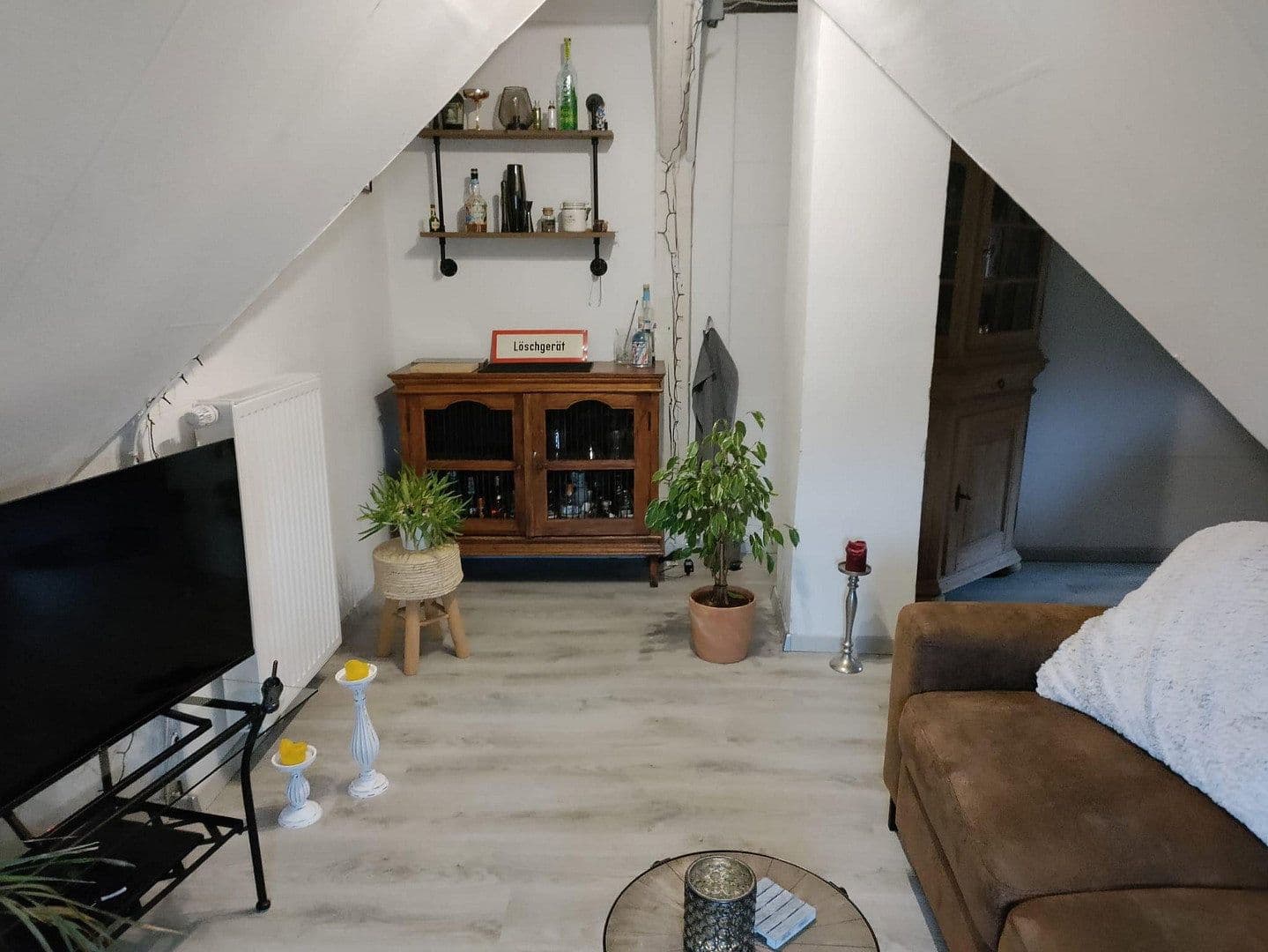 Prodej domu 183 m², pozemek 300 m², Plochingerstr. 137, Esslingen am Neckar, Bádensko-Württembersko Prodej domu 183 m², pozemek 300 m², Plochingerstr. 137, Esslingen am Neckar, Bádensko-Württembersko
