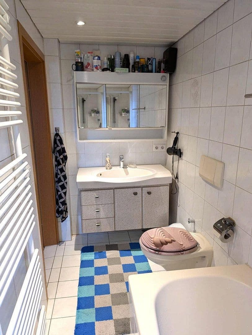 Prodej domu 183 m², pozemek 300 m², Plochingerstr. 137, Esslingen am Neckar, Bádensko-Württembersko Prodej domu 183 m², pozemek 300 m², Plochingerstr. 137, Esslingen am Neckar, Bádensko-Württembersko