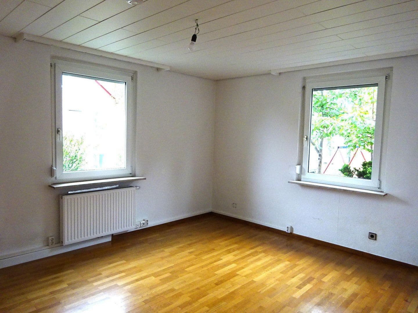 Prodej domu 183 m², pozemek 300 m², Plochingerstr. 137, Esslingen am Neckar, Bádensko-Württembersko Prodej domu 183 m², pozemek 300 m², Plochingerstr. 137, Esslingen am Neckar, Bádensko-Württembersko