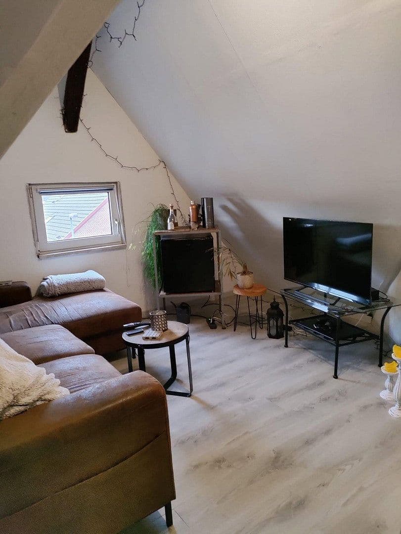 Prodej domu 183 m², pozemek 300 m², Plochingerstr. 137, Esslingen am Neckar, Bádensko-Württembersko Prodej domu 183 m², pozemek 300 m², Plochingerstr. 137, Esslingen am Neckar, Bádensko-Württembersko