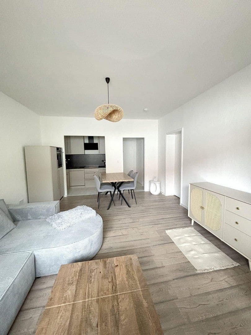 Pronájem bytu 2+1 50 m², Schleißheimer Str. 182, München, Bavorsko Pronájem bytu 2+1 50 m², Schleißheimer Str. 182, München, Bavorsko