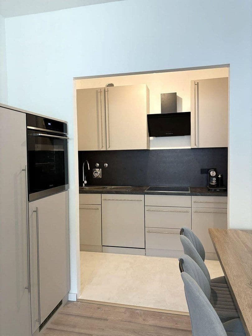 Pronájem bytu 2+1 50 m², Schleißheimer Str. 182, München, Bavorsko Pronájem bytu 2+1 50 m², Schleißheimer Str. 182, München, Bavorsko