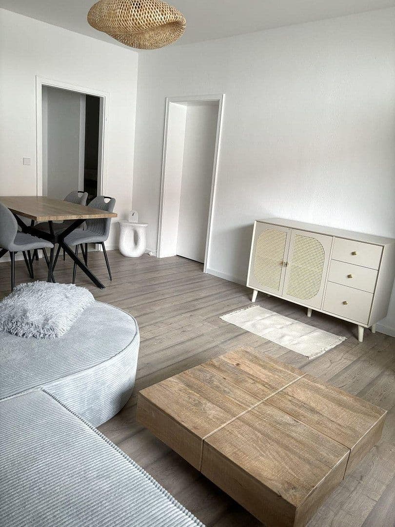 Pronájem bytu 2+1 50 m², Schleißheimer Str. 182, München, Bavorsko Pronájem bytu 2+1 50 m², Schleißheimer Str. 182, München, Bavorsko