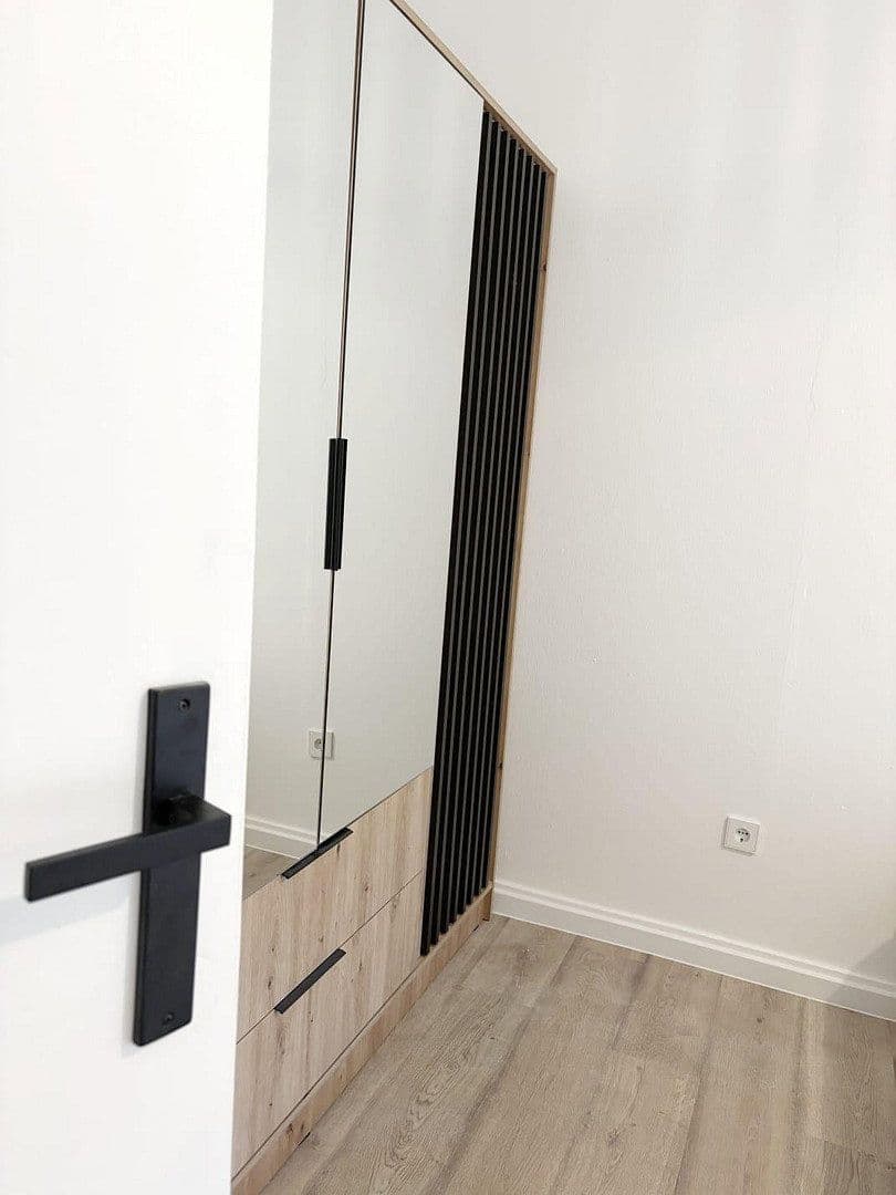 Pronájem bytu 2+1 50 m², Schleißheimer Str. 182, München, Bavorsko Pronájem bytu 2+1 50 m², Schleißheimer Str. 182, München, Bavorsko