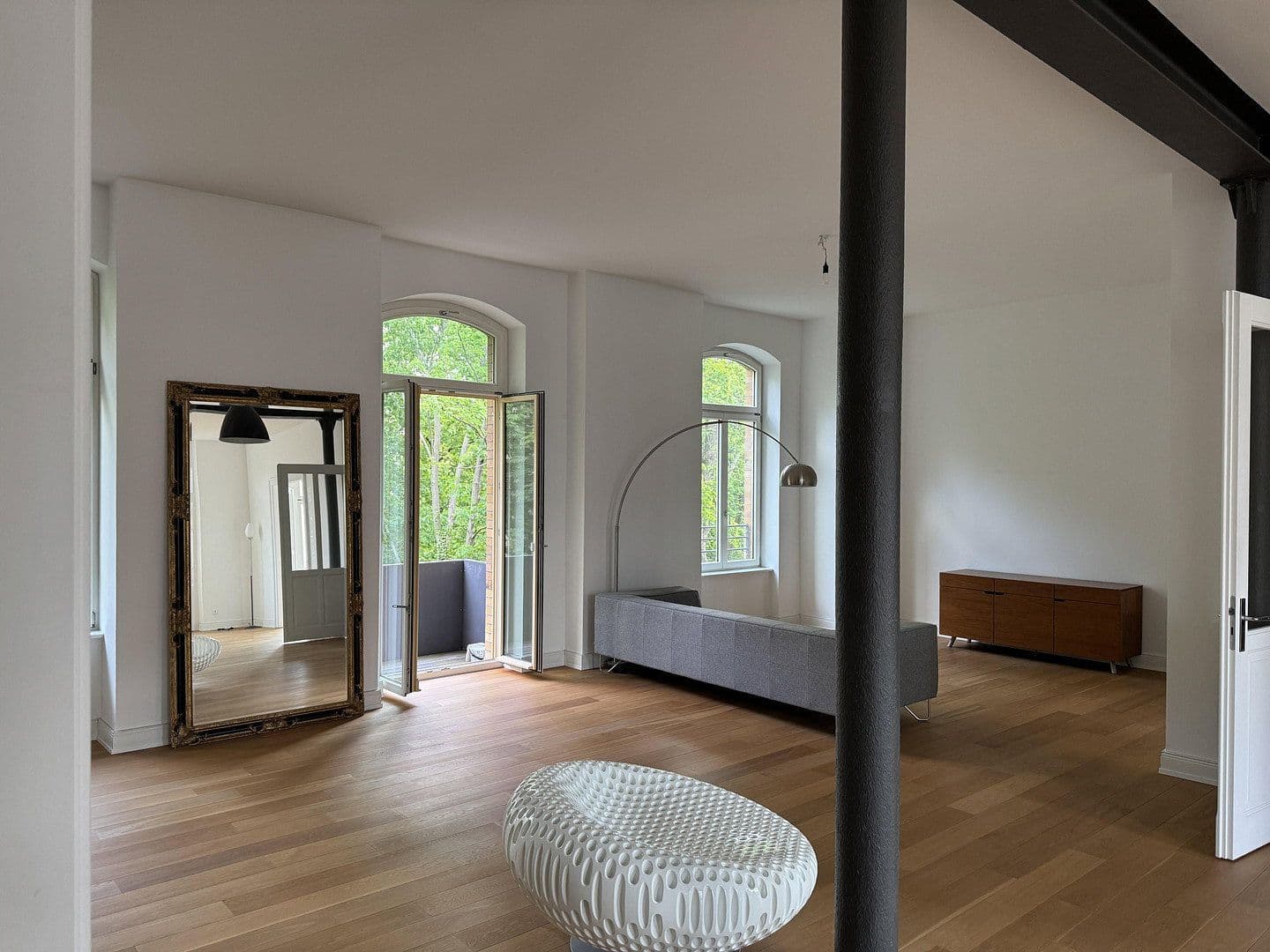 Prodej bytu 4+1 163 m², Berlin, Berlín Prodej bytu 4+1 163 m², Berlin, Berlín