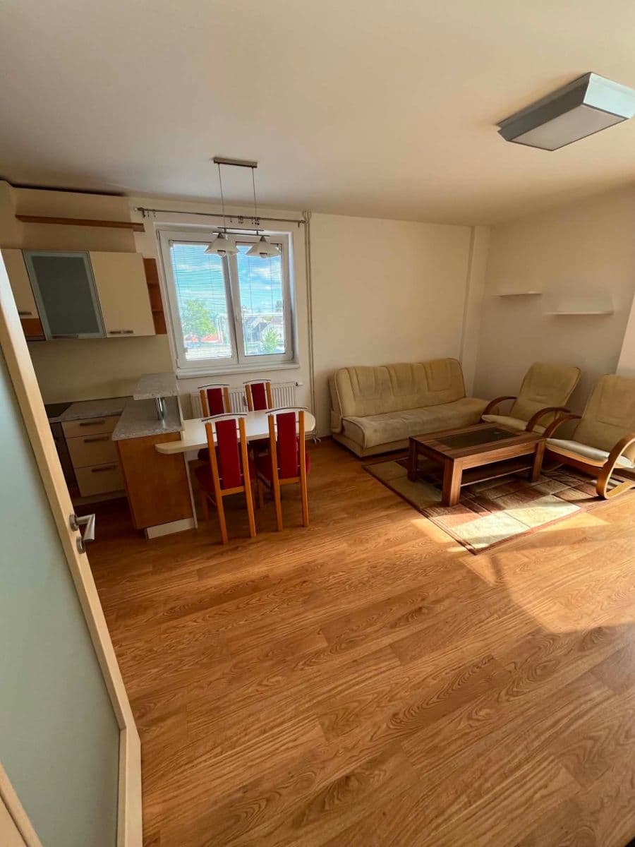 Pronájem bytu 3+kk 72 m², Čajkovského, Hodonín, Jihomoravský kraj Pronájem bytu 3+kk 72 m², Čajkovského, Hodonín, Jihomoravský kraj