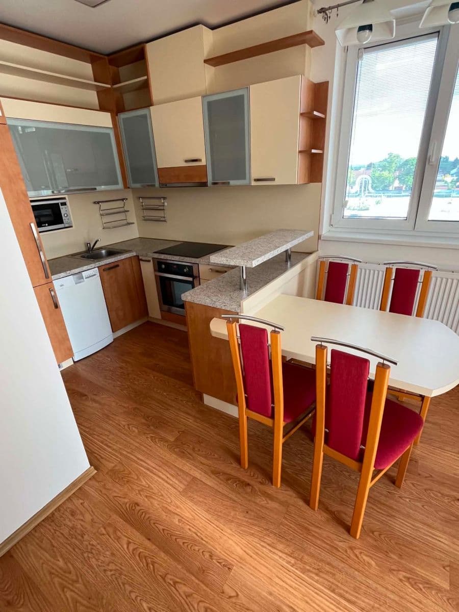 Pronájem bytu 3+kk 72 m², Čajkovského, Hodonín, Jihomoravský kraj Pronájem bytu 3+kk 72 m², Čajkovského, Hodonín, Jihomoravský kraj